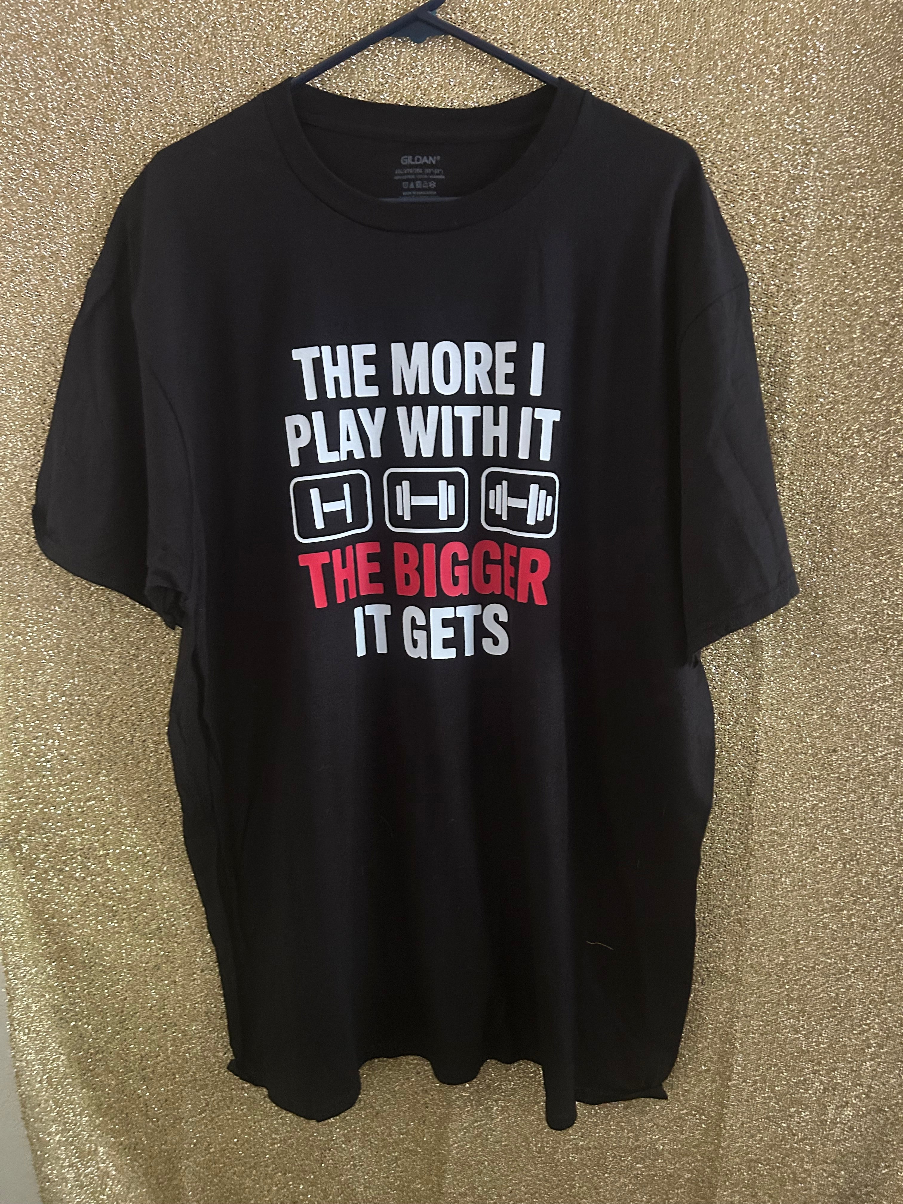 Gildan Men's Black Funny Fitness Graphic Print Crew Neck Short Sleeve T-Shirt